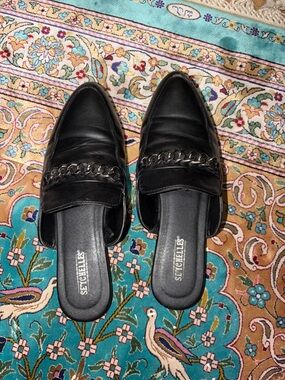 Seychelles Black Leather Chain-Trim Slip-On Mules